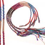 Плетеный браслет фенечка красным с бежевым